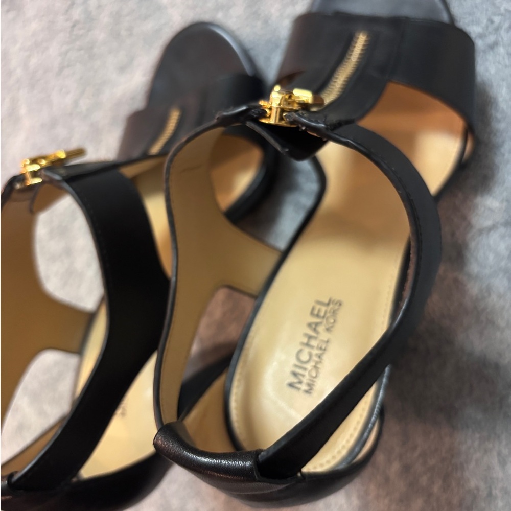 Michael Kors Black Leather Platform Heels Gold Zip Size 7M Classic Dress Sandals - Picture 4 of 6